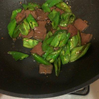 血豆腐的家常菜详细做法(血豆腐菜谱)