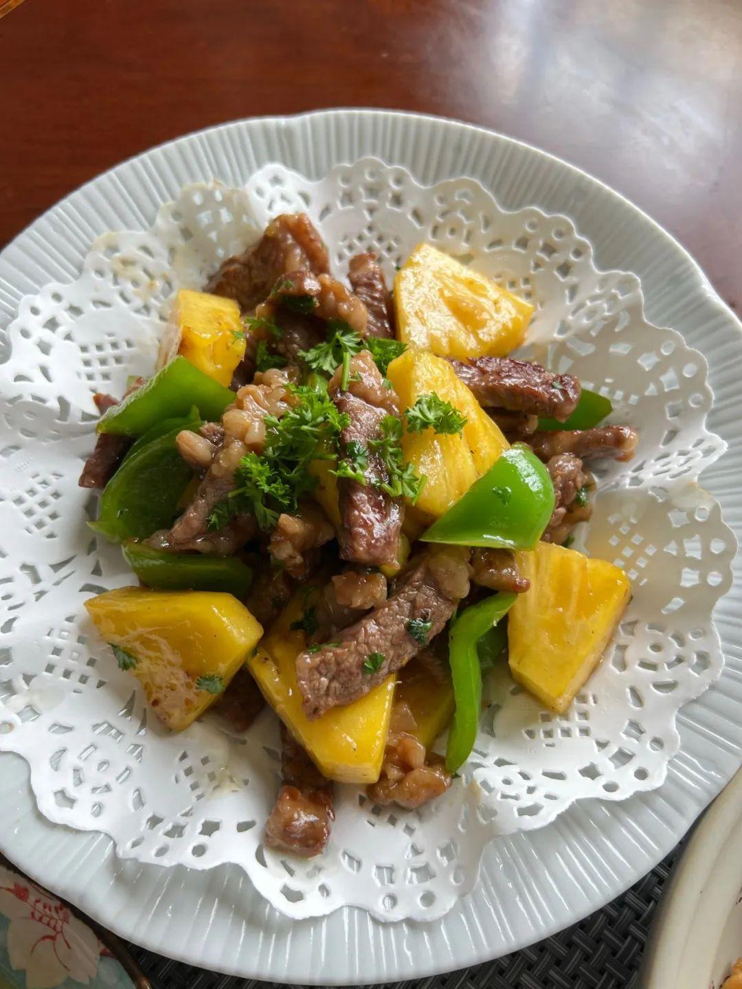 学做菠萝炒牛肉,看这个视频就够了! 学做菠萝炒牛肉,看这个视频就够了!